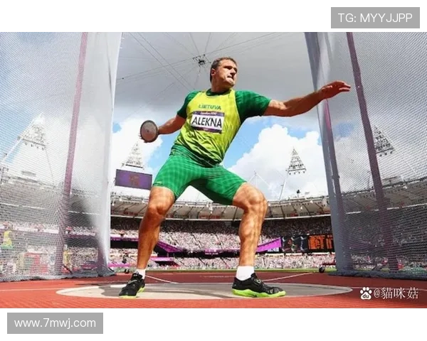 恩里克盛赞德泽尔比在巴黎很开心 恩里克盛赞德泽尔比在巴黎很开心